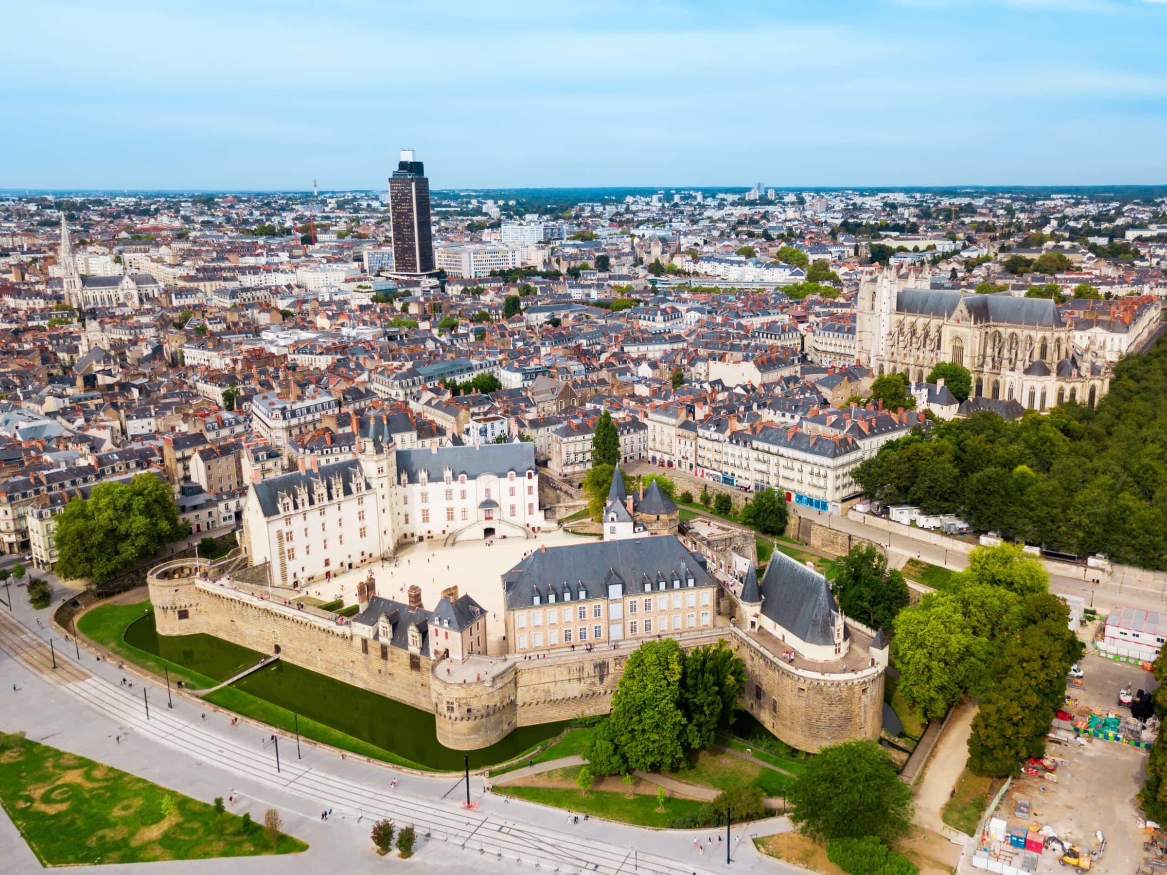 Vue aérienne panoramique de Nantes